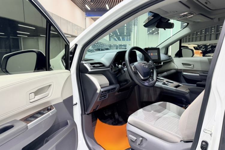 Used Toyota SIENNA 2021 2.5L Hybrid Comfort Edition Left Front Seat