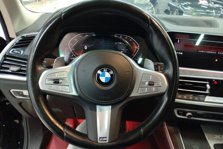 Used BMW X5 2022 Restyled xDrive 30Li Luxury Version M Sport Package
