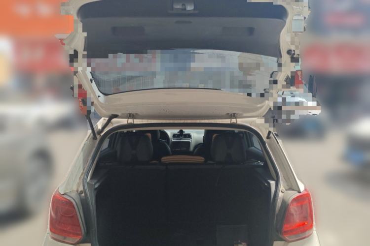 Used Volkswagen Polo 2013 1.6L Automatic Luxury Edition Trunk