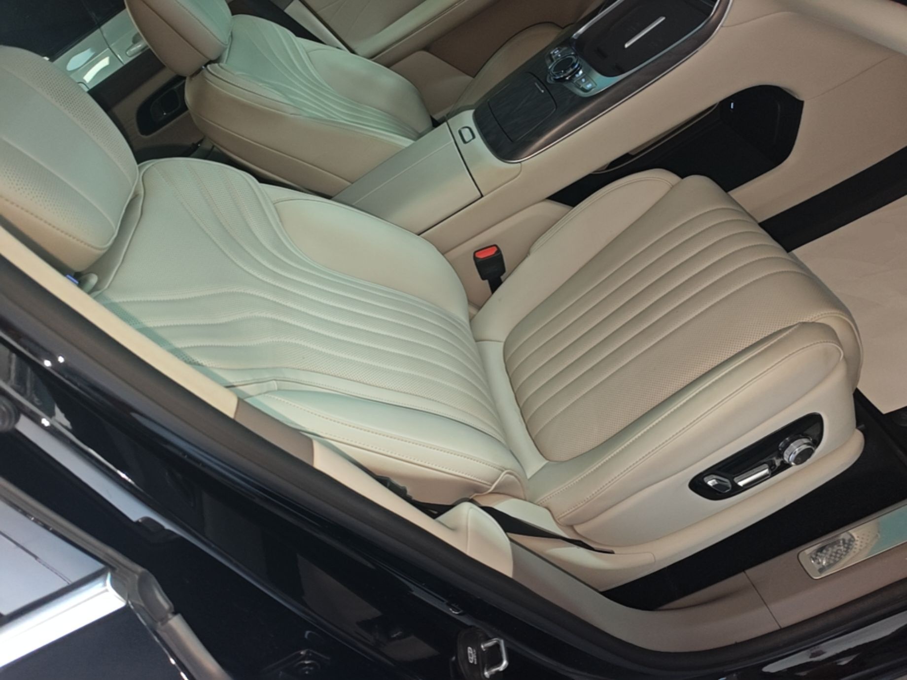 Geely Galaxy M9 2025 Model 210km Four-Wheel-Drive Leading Edition — снимка 19
