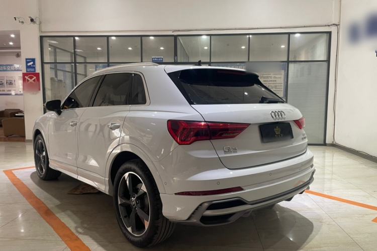 Used Audi Q3 2023 35 TFSI Fashion Dynamic Model (1.4T)
