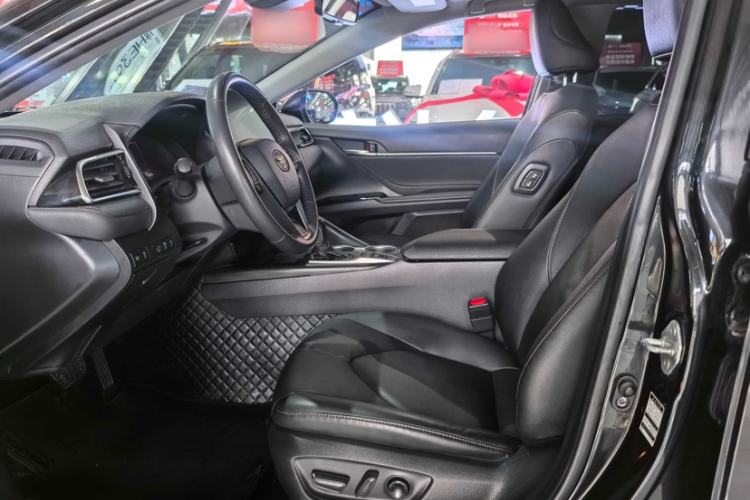 Used Toyota Camry 2021 2.5G Luxury Edition
