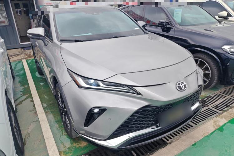 Used Toyota Venza 2023 2.0L CVT Two-Wheel Drive Prestige Version Front Right 45 Deg