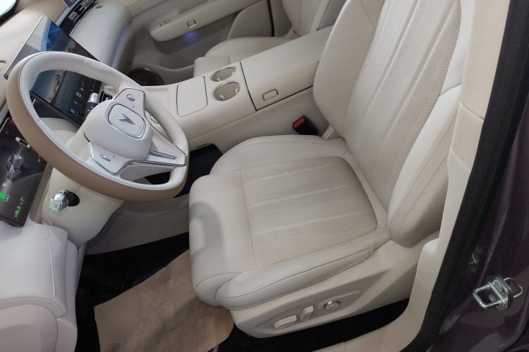 Used VOYAH FREE 2025 Model FREE+ Four-Wheel-Drive Qiankun Edition
