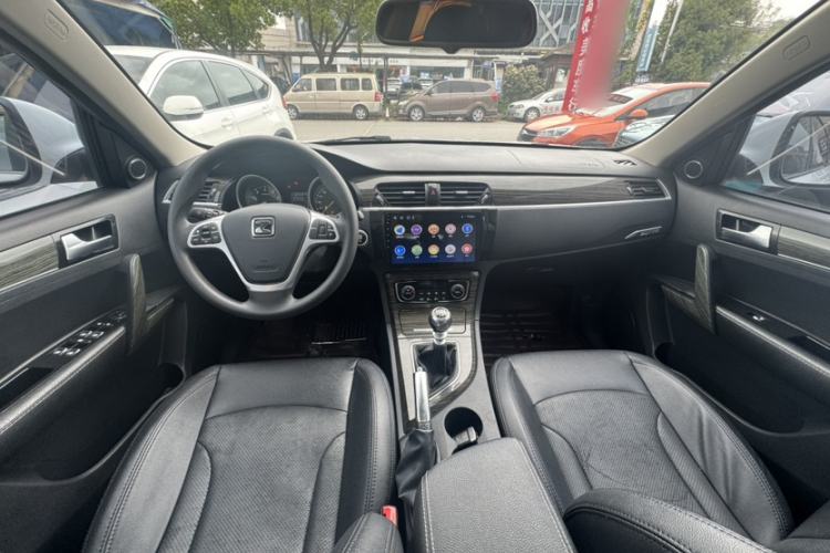 Used Zotye T600 2015 1.5T Manual Luxury Model Interior 6