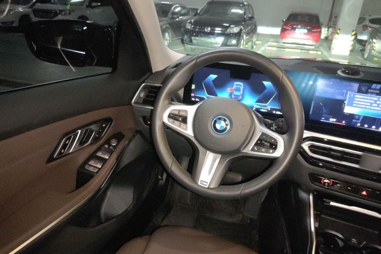 Used BMW i3 2024 eDrive 35 L
