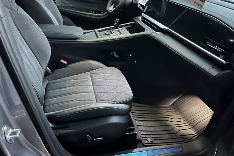 Used Geely Auto Monjaro L 2025 Dongfang Yao 2.0TD Automatic Lanxing Edition Right Front Seat