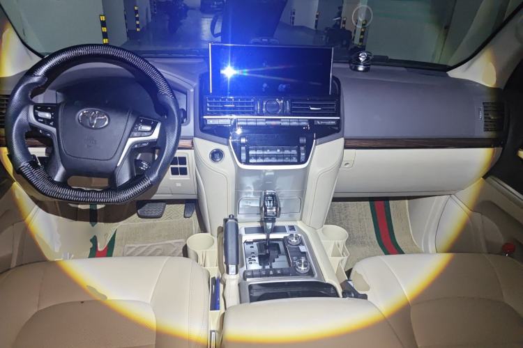 Used Toyota Land Cruiser 
