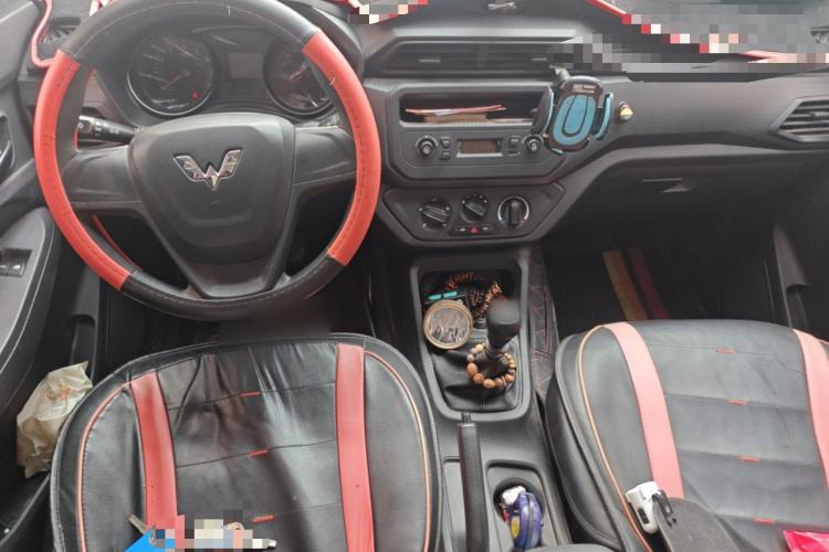 Used Wuling Hongguang 2019 1.5L S Basic Version China VI Standard LAR Center Console