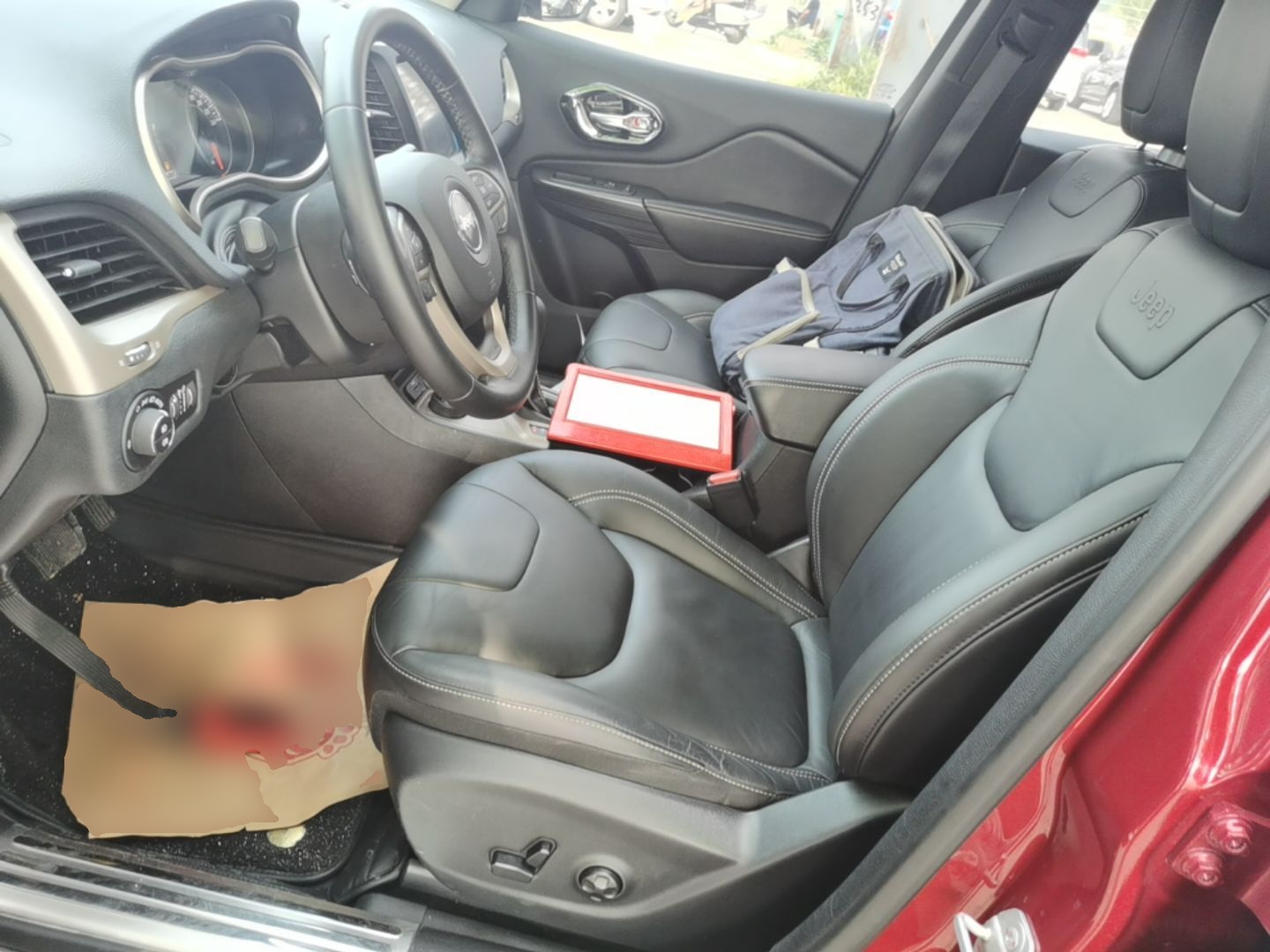 Переднее сиденье в автомобиле