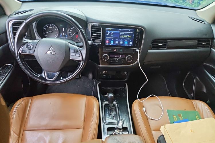 Used Mitsubishi Outlander 2019 2.0L Two-Wheel Drive Comfort Edition 5 Seats China V Standard
