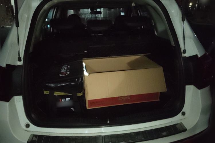 Used Haval H6 2015 Revised Version Sport Edition 1.5T Manual Transmission Two-Wheel Drive Elite Grade Trunk