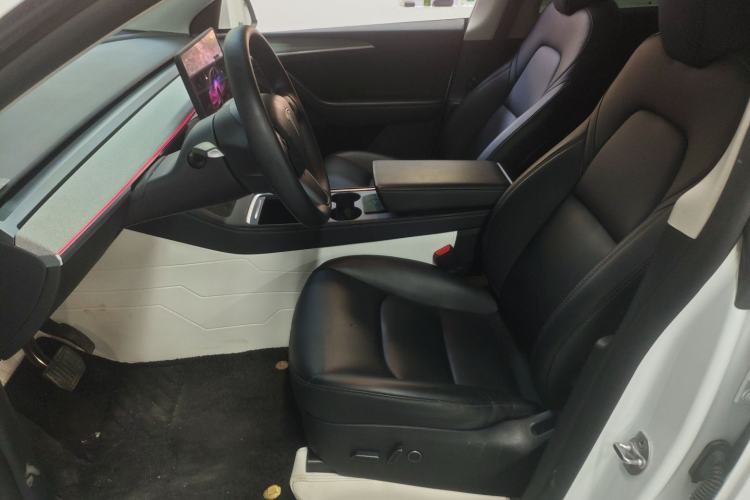 Used Tesla Model Y 2023 Rear-Wheel-Drive Version Left Front Seat