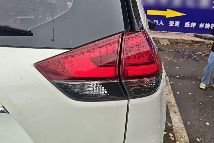 Used Nissan X-Trail 2019 2.0L CVT Smart Connect Comfort Edition 2WD Right Rear Taillight