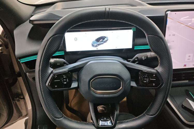 Used Lynk & Co 07 2024 EM-P 126 Long-Range Halo Steering Wheel