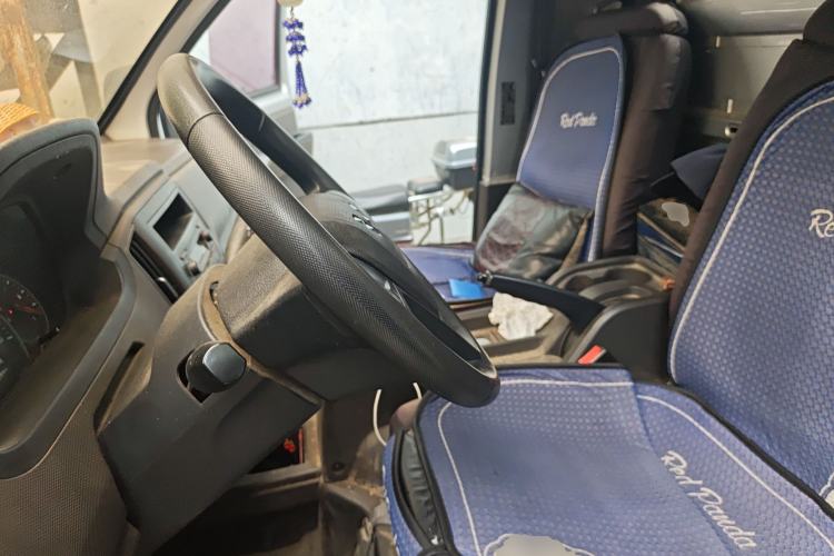 Used Wuling Rongguang New Truck 2019 1.8L Single-Row China VI LJ479Q6 Left Front Seat