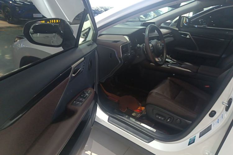 Used Lexus RX 2020 300 4x4 Elegant Edition China VI Driver Seat