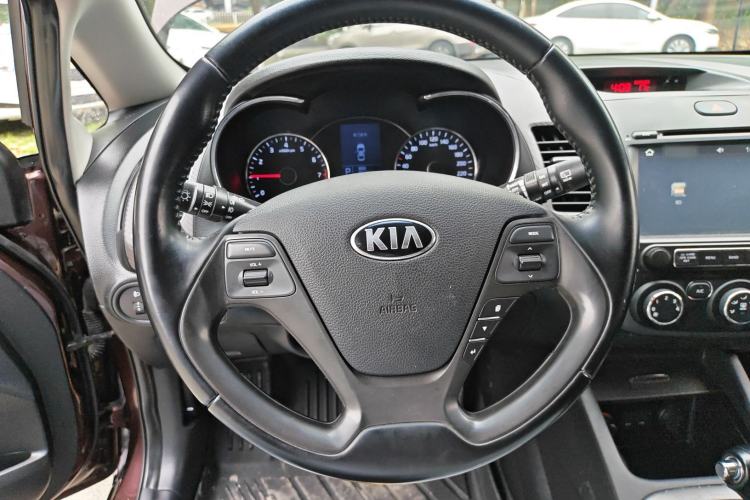 Used Kia K3S 2014 1.6L Automatic GLS Steering Wheel