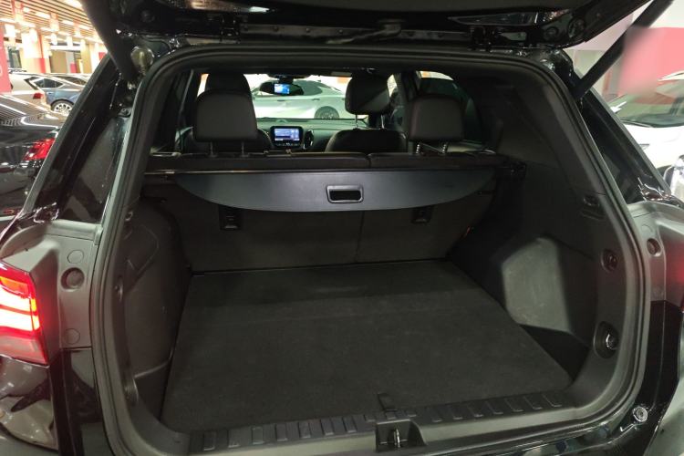 Used Chevrolet Equinox 2021 550T RS Smart Boundary-Pushing Edition Trunk