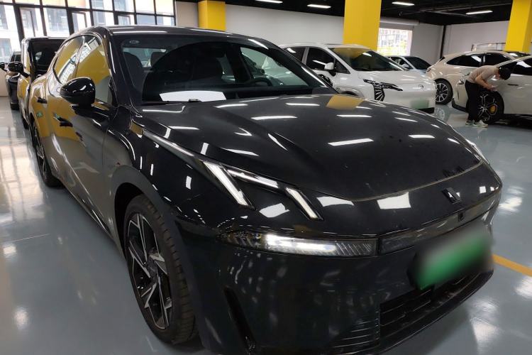 Used Lynk & Co 07 2024 EM-P 126 Long-Range Halo Exterior 1