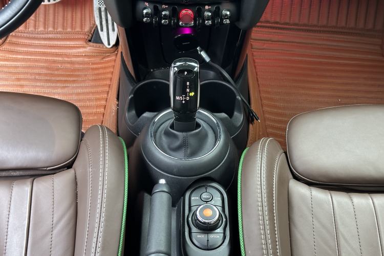 Used MINI MINI 2019 1.5T COOPER Artist Five-Door Edition
