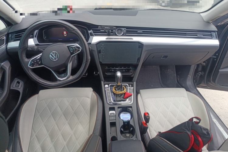 Used Volkswagen Magotan 2023 2 Million Units Limited-Edition 380TSI DSG Flagship Version Center Console