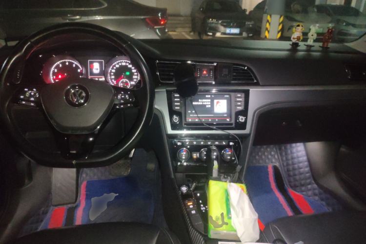 Used Volkswagen Lamando 2015 330TSI DSG Luxury Edition
