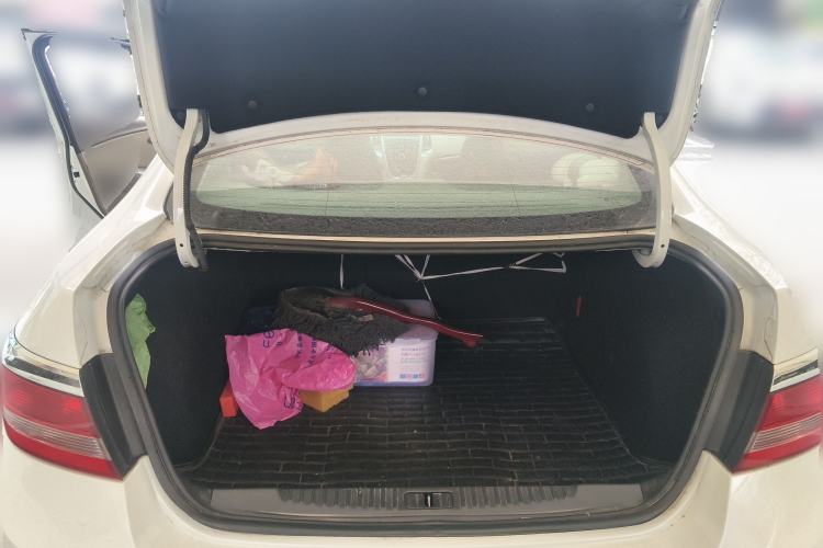 Used Buick GT 2013 GT 1.6L Automatic Fashion Edition Trunk