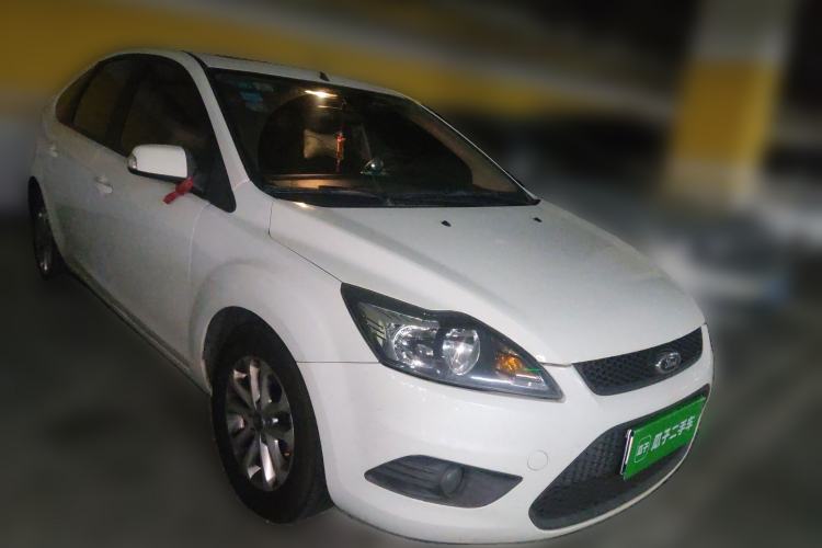 Used Ford Focus 2013 Hatchback Classic 1.8L Manual Millionth Anniversary Edition Front Right 45 Deg