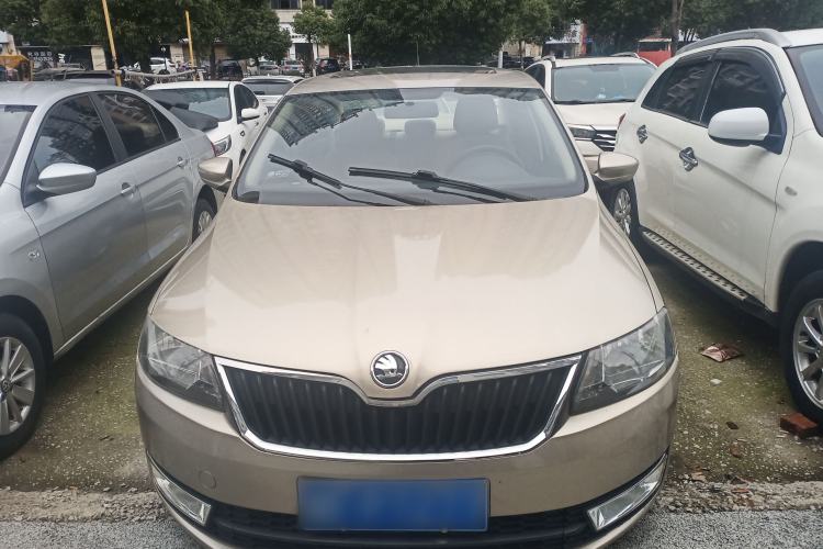 Used Skoda Rapid 2015 1.6L Automatic Smart Selection Model