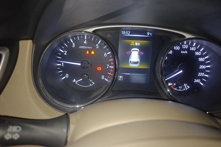 Used Nissan X-Trail 2015 2.0L CVT Comfort MAX Edition 2WD
