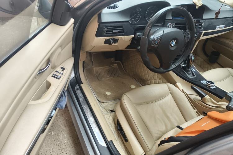 Used BMW 3 Series 2010 320i Luxury Model
