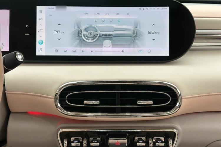 Used ORA Ballet Cat 2022 401 km Nutcracker Edition
