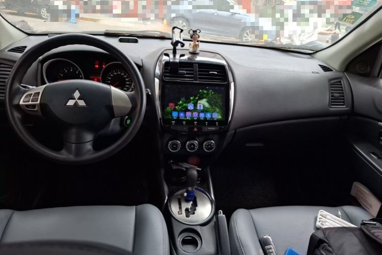 Used Mitsubishi ASX 2013 2.0L CVT Two-Wheel Drive Elite Edition Center Console