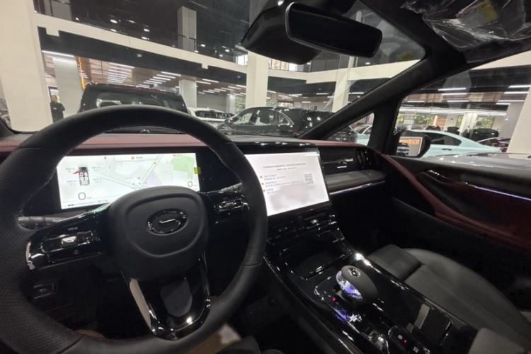 Used GAC Trumpchi M8 2025 Zongshi Series Super Hybrid Edition
