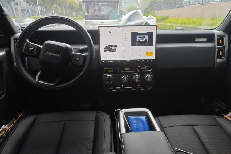 Used iCAR V23 2025 501 Four-Wheel Drive Intelligent Driving Version Center Console