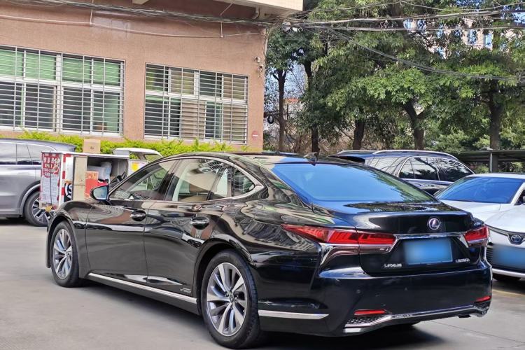 Used Lexus LS 2018 500h Excellence Edition China VI standard