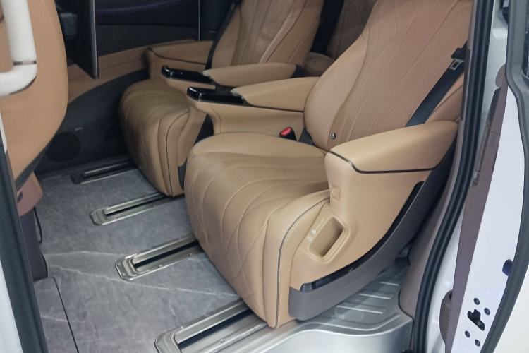 Used Denza D9 2022 DM-i 970 Four-Wheel Drive Flagship Model