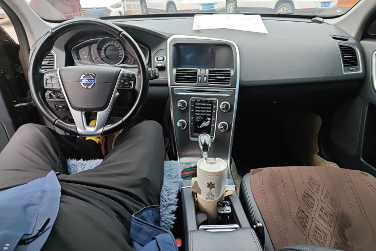 Used Volvo XC60 2014 T5 Zhiyi Edition Center Console