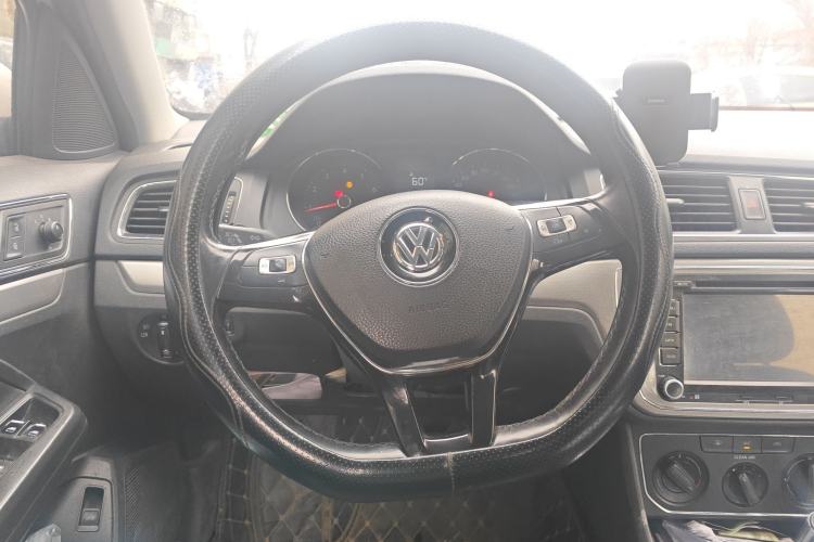 Used Volkswagen Lavida 2017 1.6L Automatic Comfort Edition
