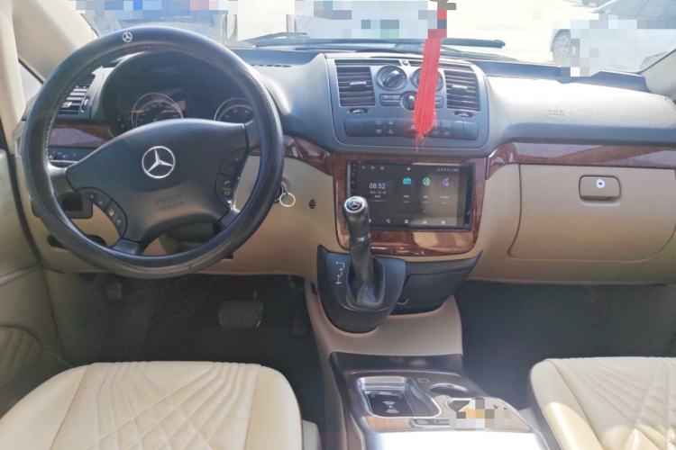 Used Mercedes-Benz Viano 2013 3.0L Comfort Edition Center Console
