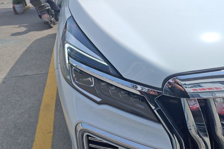 Used Buick GL8 2023 Land Executive Class Comfort Model
