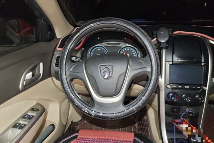 Used Baojun 630 2014 1.5L manual standard version
