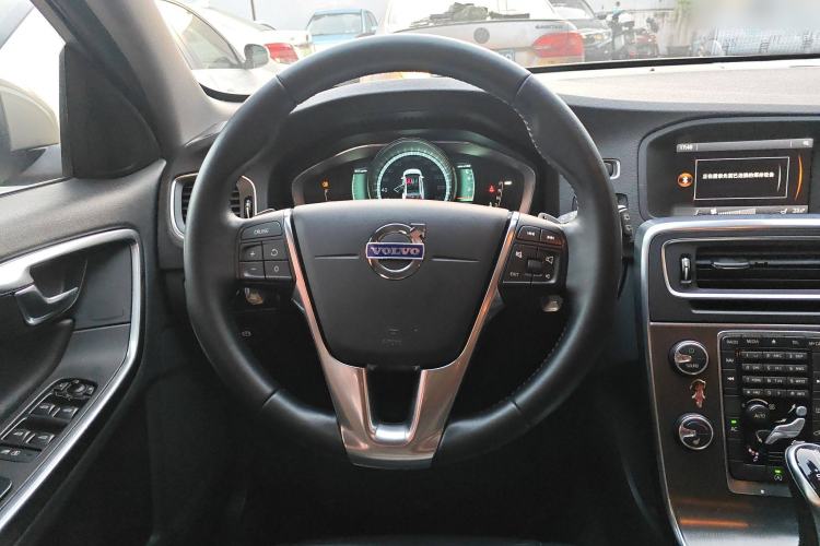 Used Volvo V60 2014 T5 Zhiya Edition