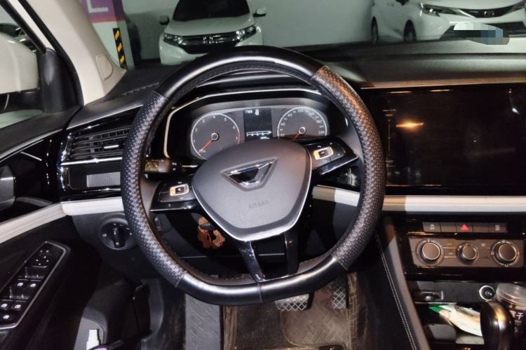 Used Jetta VS5 2023 280TSI Automatic Trend Edition
