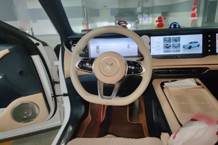 Used VOYAH FREE 2024 Ultra-Long Range Intelligent Driving Version Steering Wheel