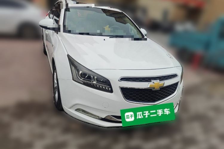 Used Chevrolet Cruze 2015 1.5L Classic SE MT Front Right 45 Deg