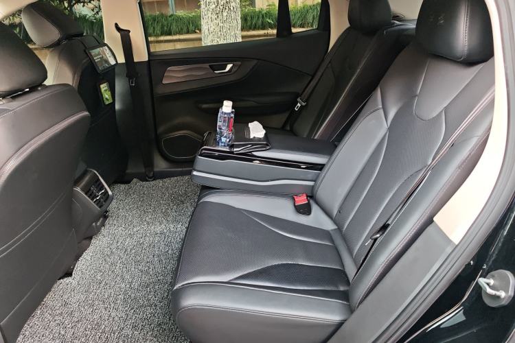 Used Hongqi E-QM5 2021 Online Booking Charging Basic Edition 5 Seats Left Rear Seat