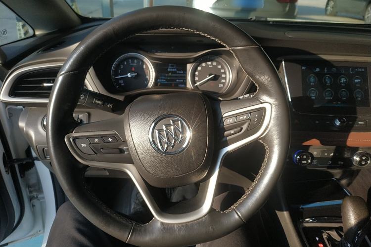 Used Buick GL6 2018 18T 6-Seater Prestige Model Steering Wheel