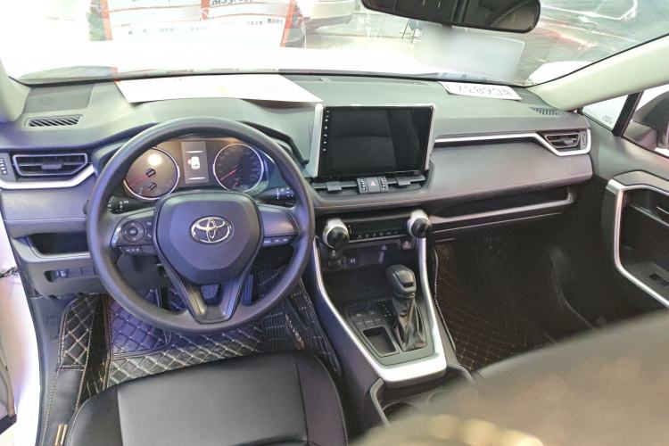 Used Toyota Wildlander 2022 Updated Version 2.0L CVT Two-Wheel Drive Leading Edition
